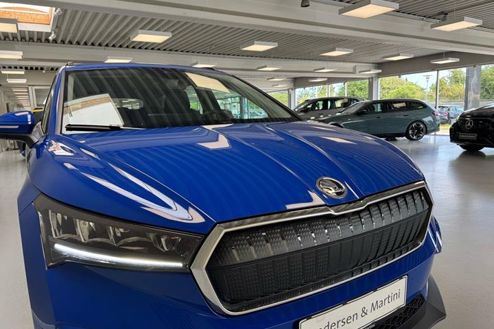 Blå Skoda Enyaq fra 2023