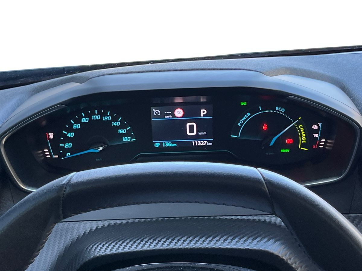 Sort Peugeot e-2008 fra 2025