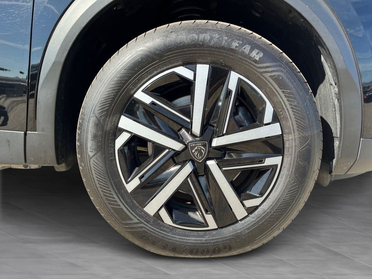 Sort Peugeot e-2008 fra 2025