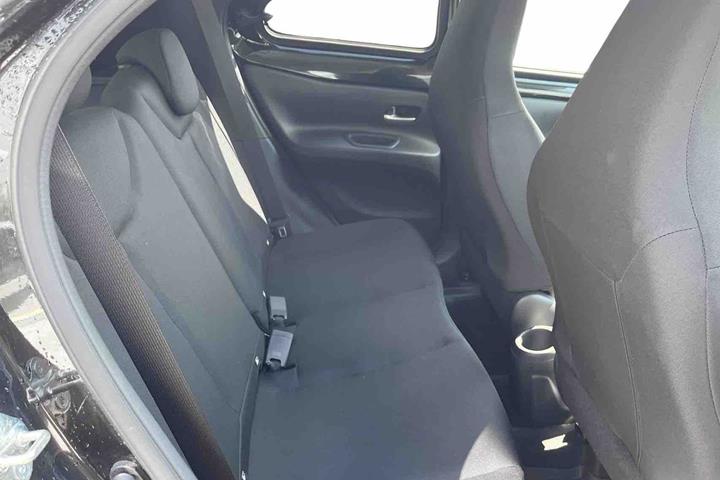 Sort Toyota Aygo X fra 2025
