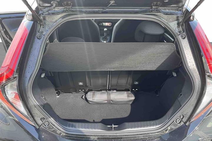 Sort Toyota Aygo X fra 2025
