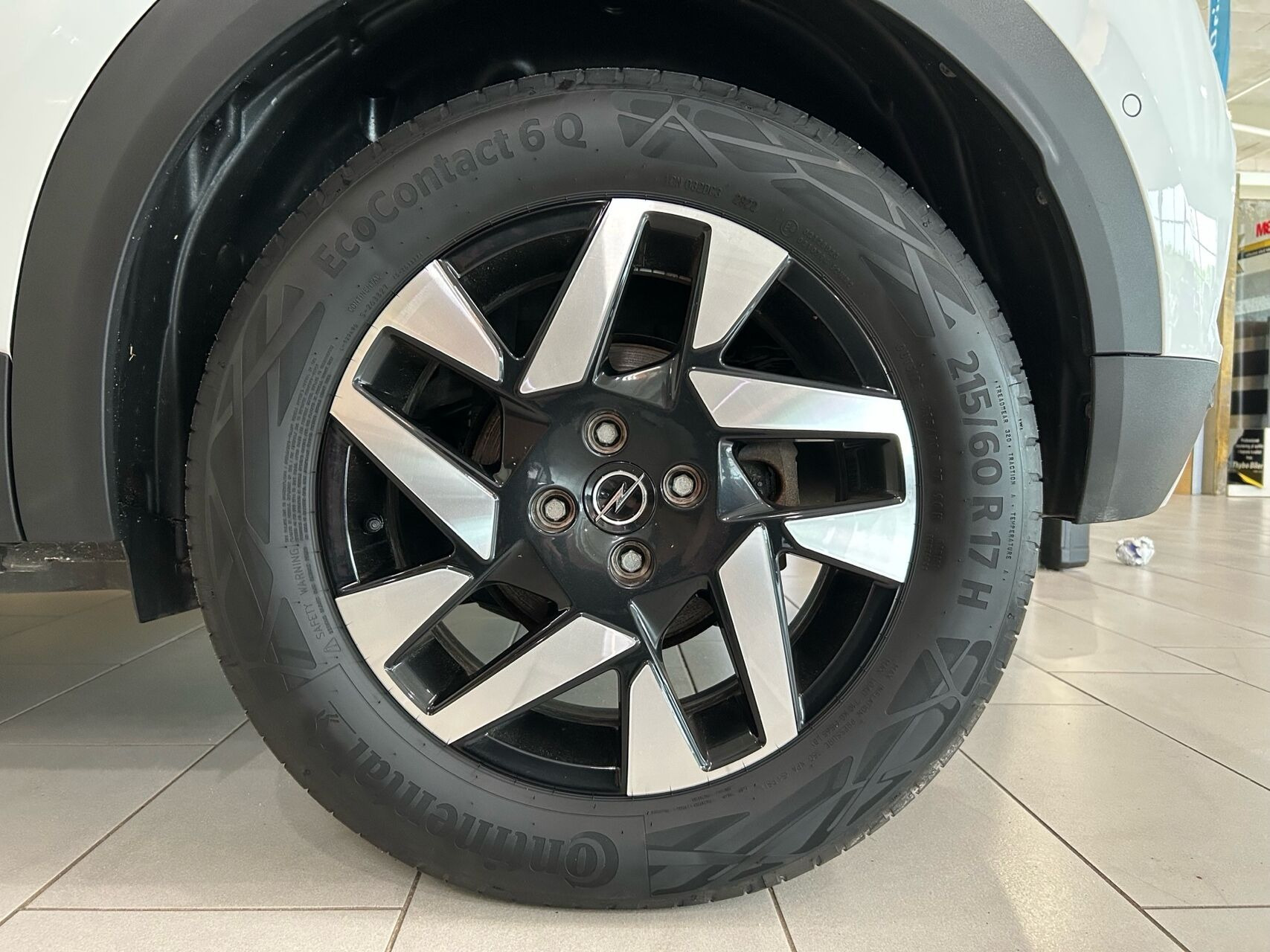 Hvid Opel Mokka-e fra 2022