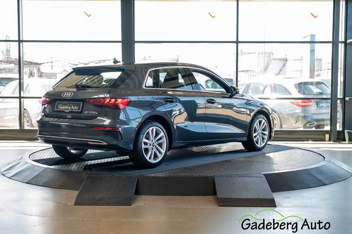 Grå Audi A3 fra 2021