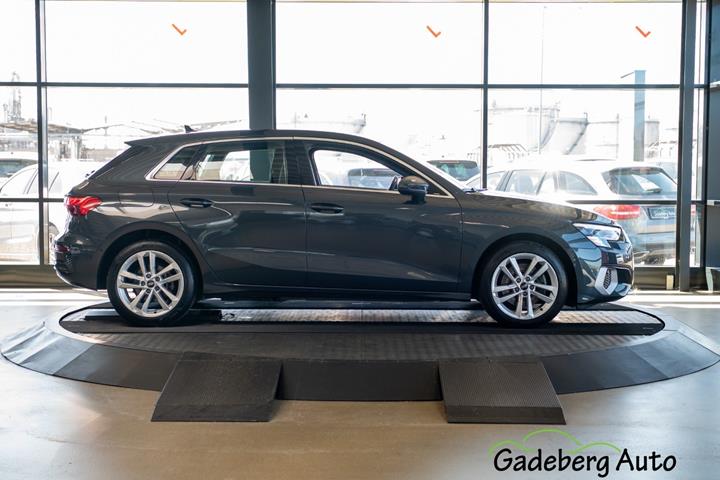 Grå Audi A3 fra 2021