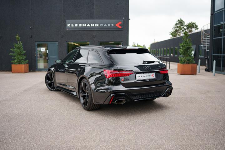Sort Audi RS6 fra 2023