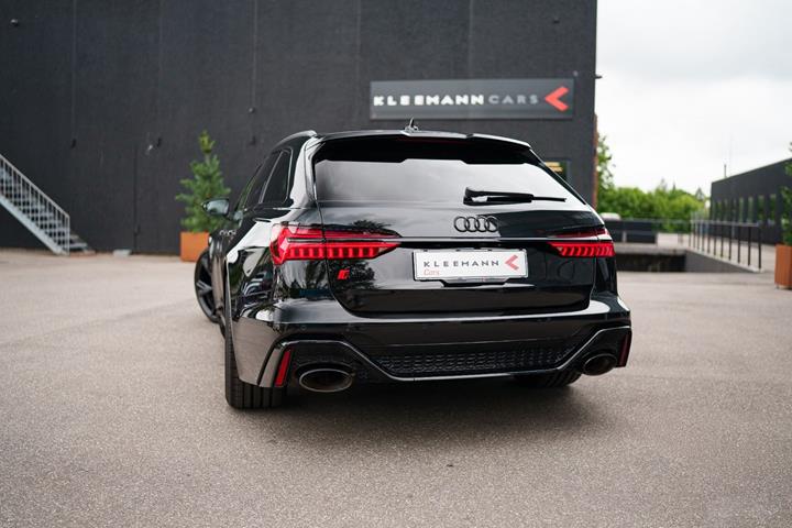 Sort Audi RS6 fra 2023