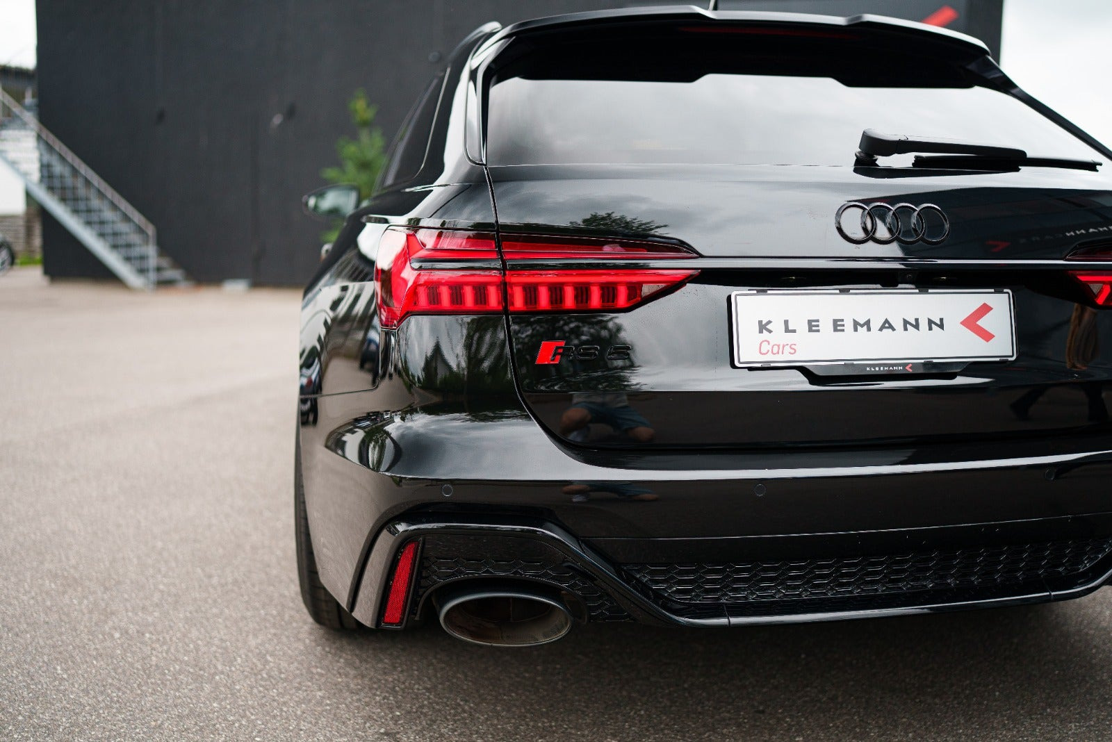 Sort Audi RS6 fra 2023