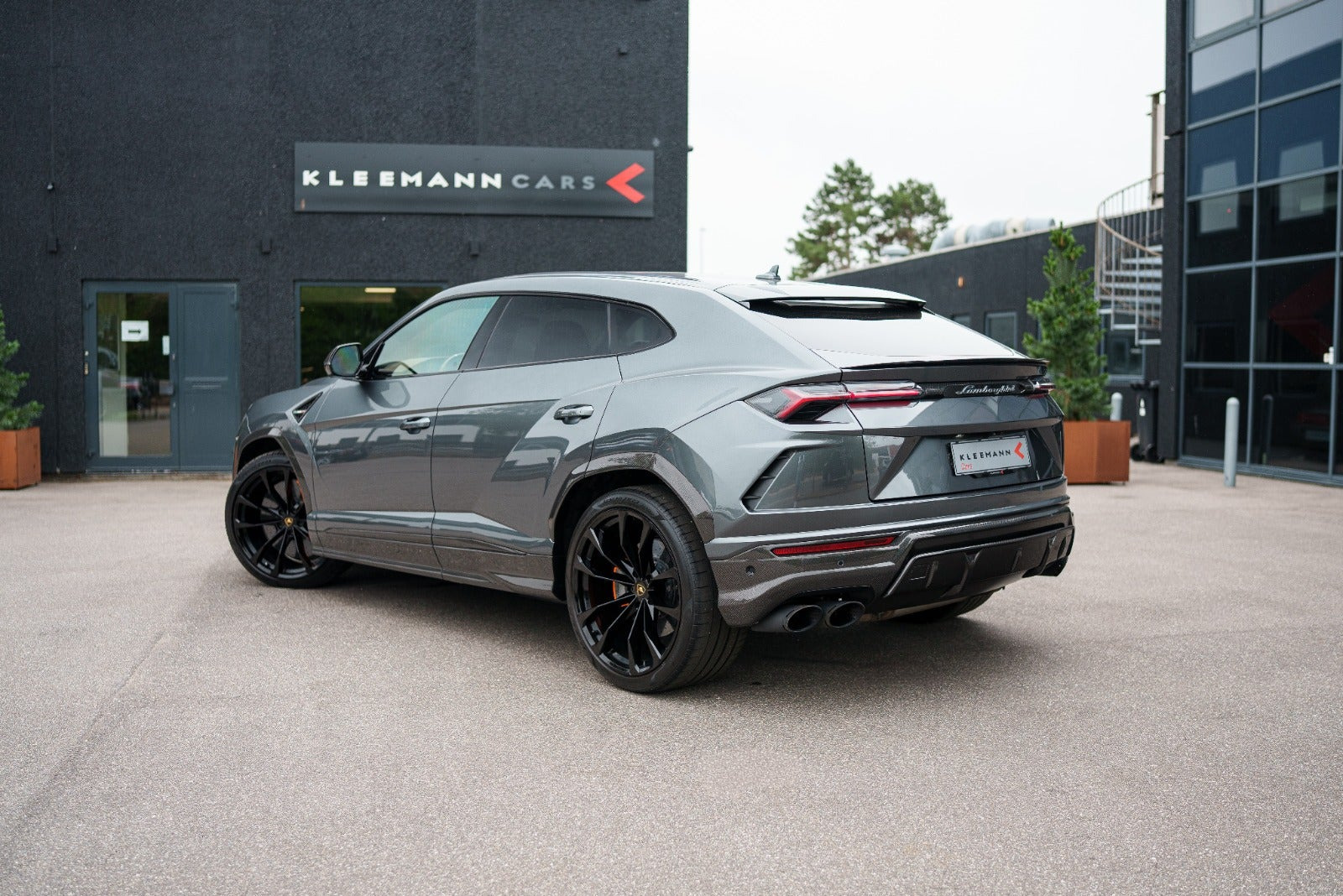 Grå Lamborghini Urus fra 2020