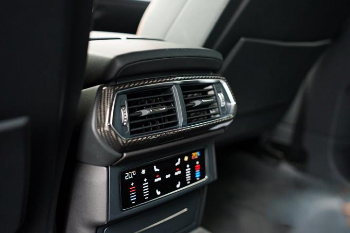 Grå Lamborghini Urus fra 2020