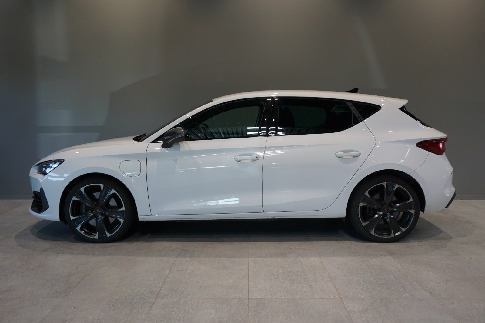 Hvid Cupra Leon fra 2021