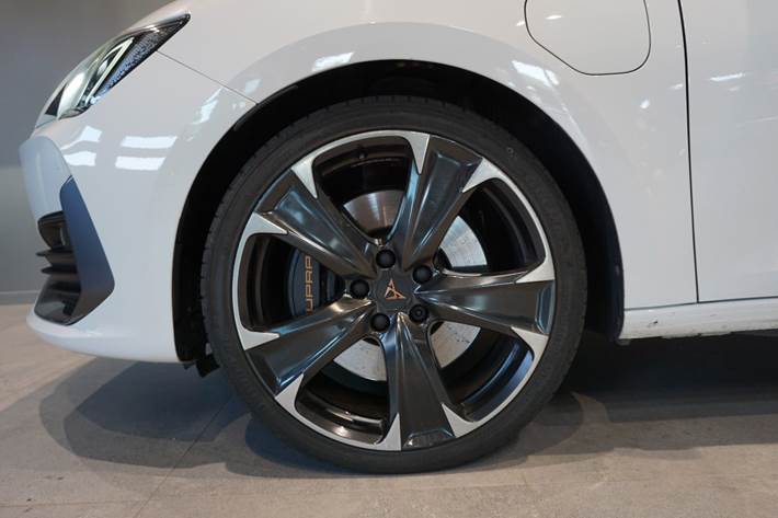 Hvid Cupra Leon fra 2021