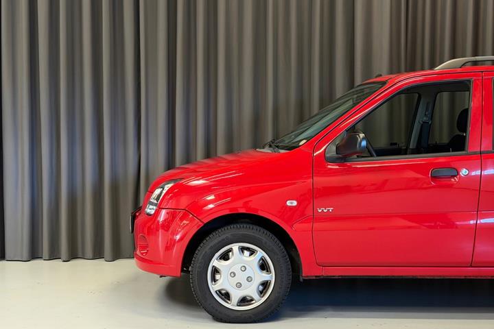 Rød Suzuki Ignis fra 2005