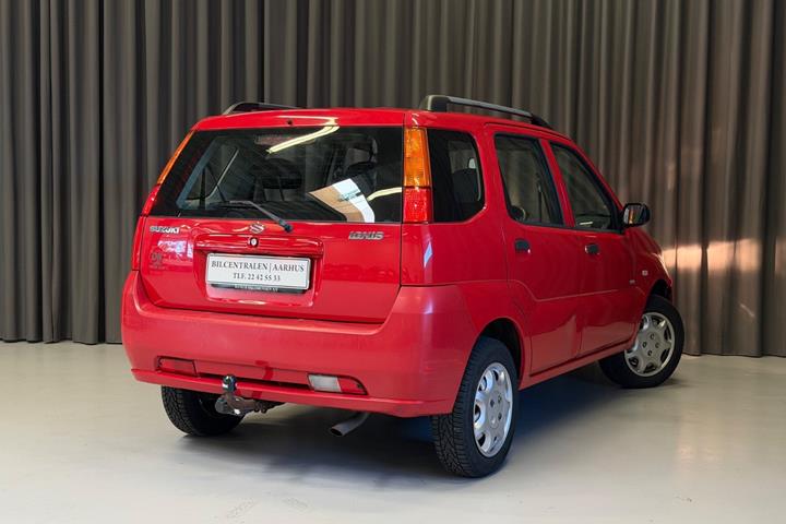 Rød Suzuki Ignis fra 2005