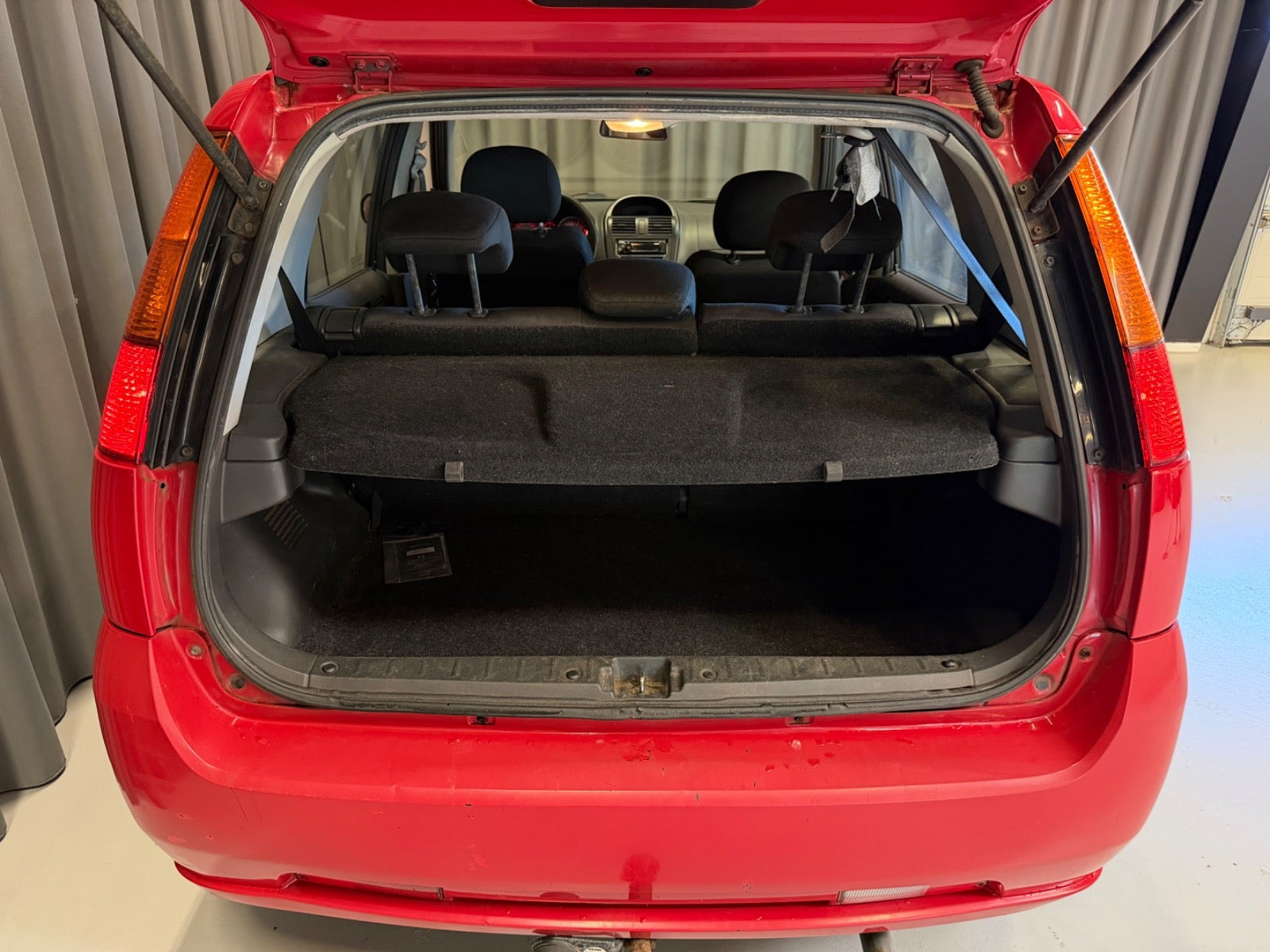 Rød Suzuki Ignis fra 2005