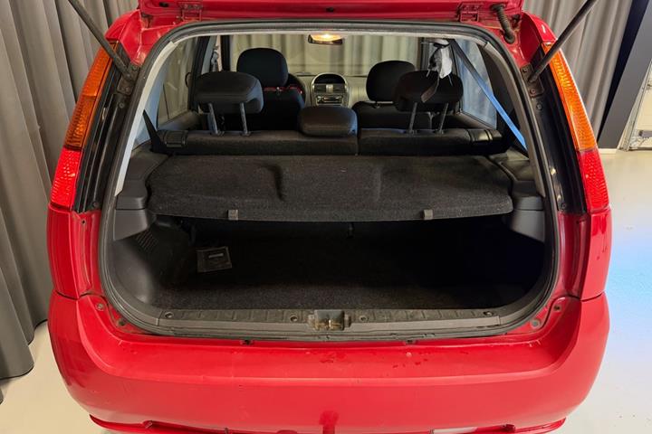 Rød Suzuki Ignis fra 2005