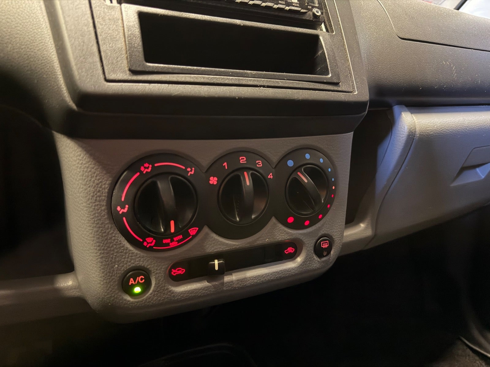 Rød Suzuki Ignis fra 2005