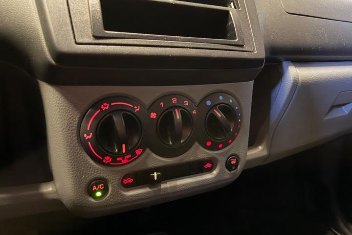Rød Suzuki Ignis fra 2005