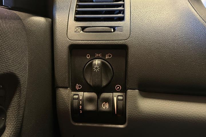 Rød Suzuki Ignis fra 2005