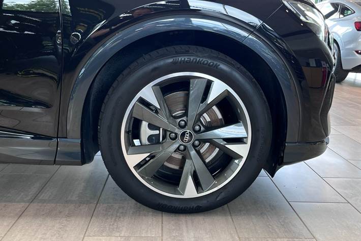 Sort Audi Q4 e-tron fra 2025