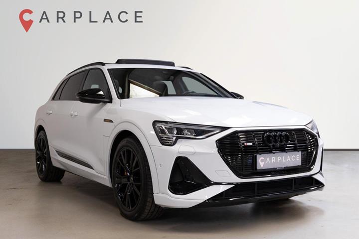 Hvid Audi e-tron fra 2022