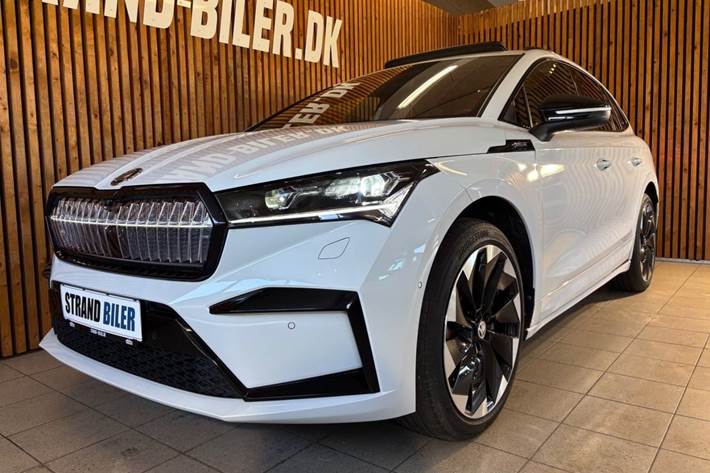 Hvid Skoda Enyaq fra 2022