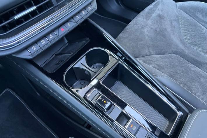 Hvid Skoda Enyaq fra 2022
