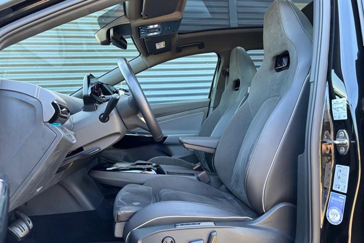 Sort VW ID.4 fra 2023
