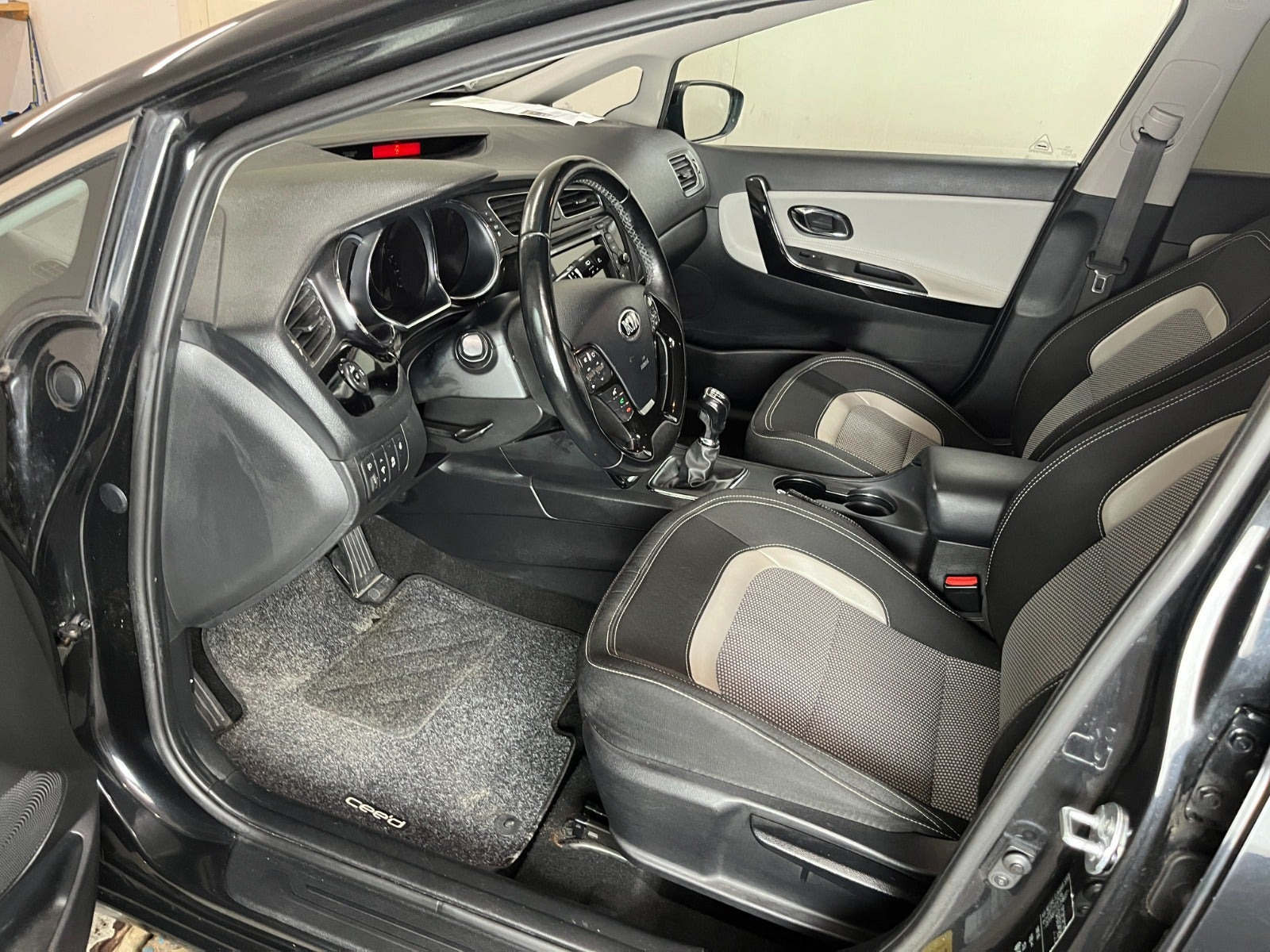 Sort Kia Ceed fra 2014