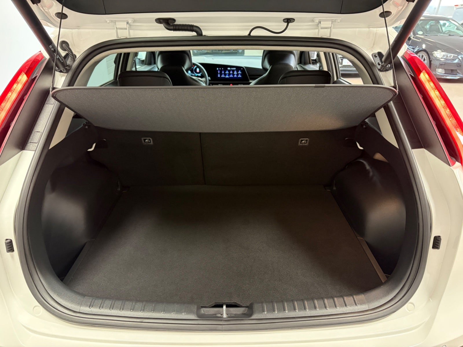 Hvid Kia Niro fra 2024
