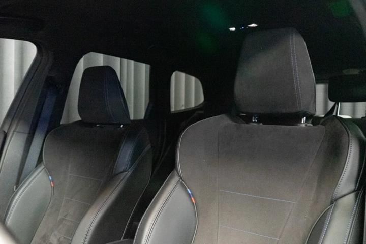 Hvid BMW iX1 fra 2025