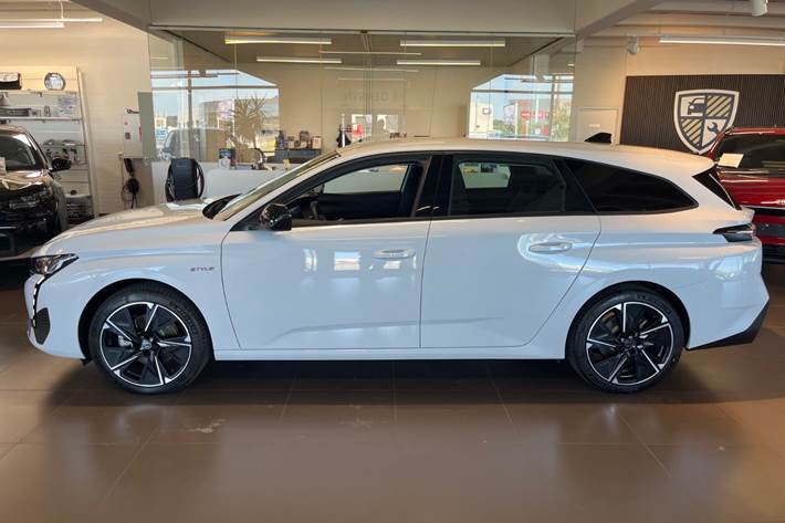 Hvid Peugeot E-308 fra 2025