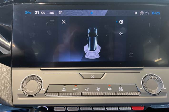 Hvid Peugeot E-308 fra 2025