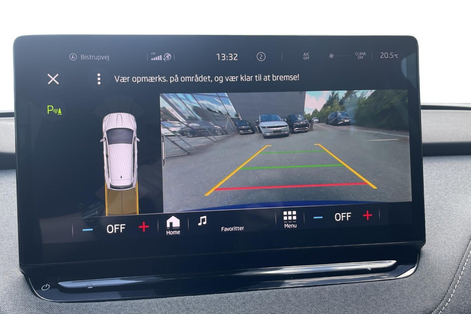 Blå Skoda Enyaq fra 2023