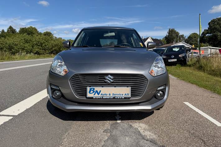 Grå Suzuki Swift fra 2018