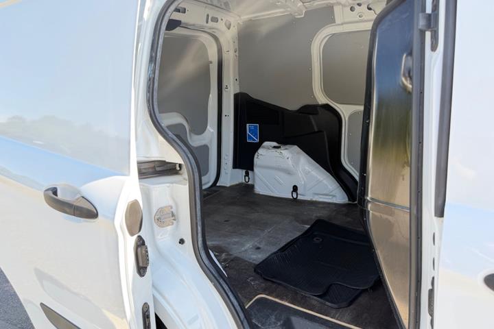 Hvid Ford Transit Courier fra 2019