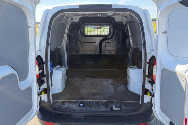 Hvid Ford Transit Courier fra 2019