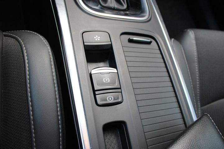 Blå Renault Megane IV fra 2021