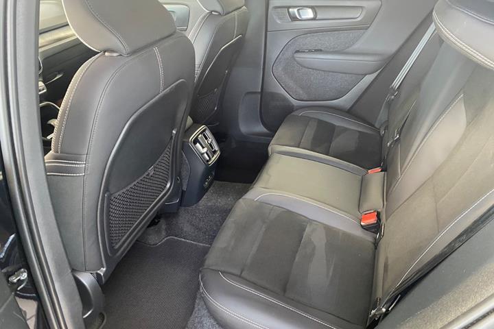 Sort Volvo C40 fra 2023
