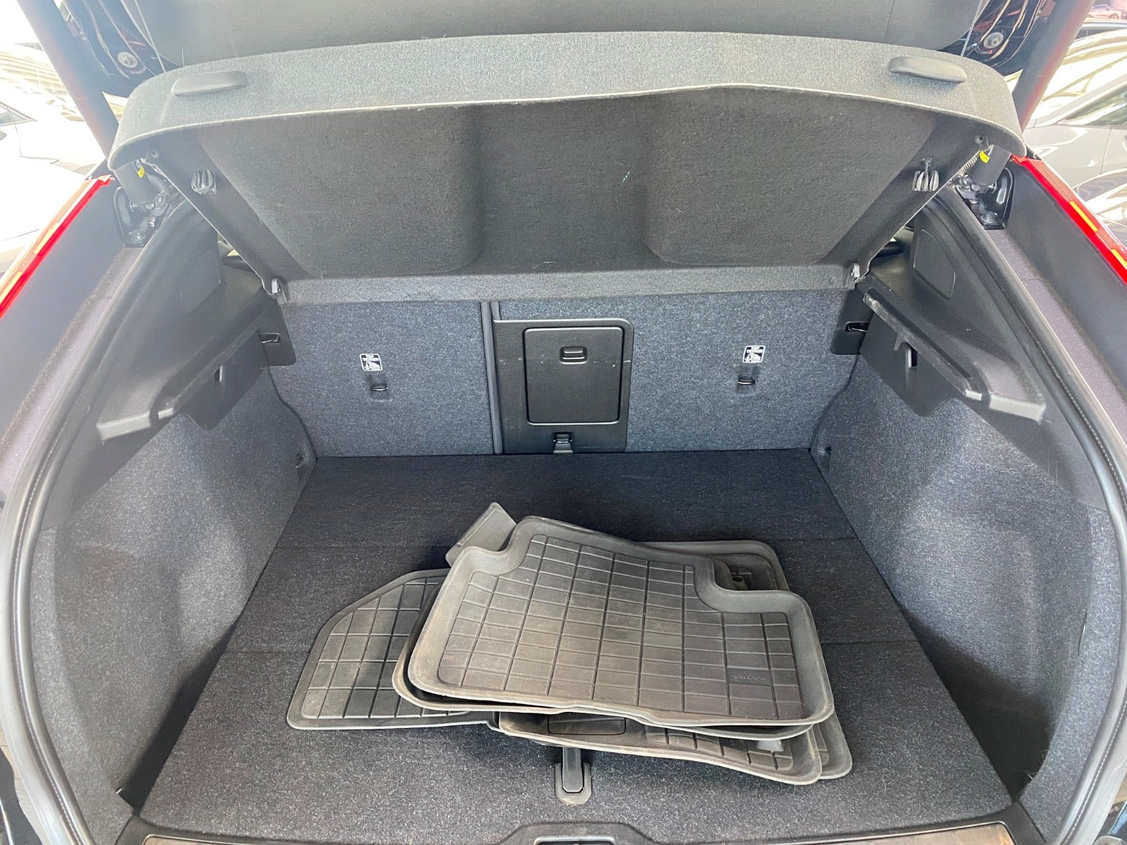 Sort Volvo C40 fra 2023