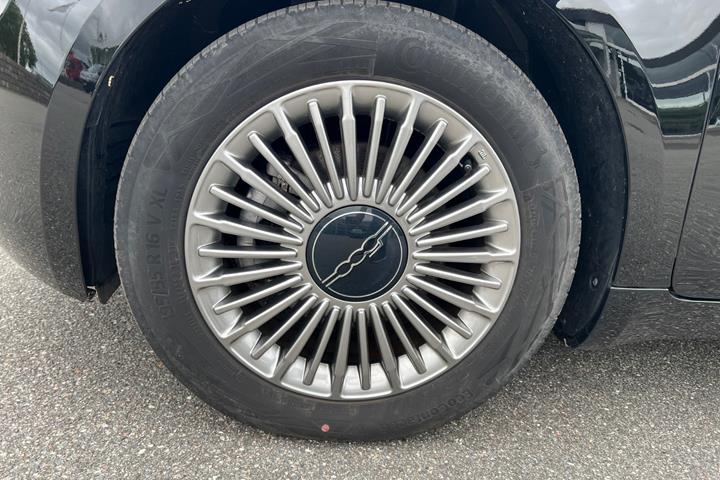Sort Fiat 500e fra 2023