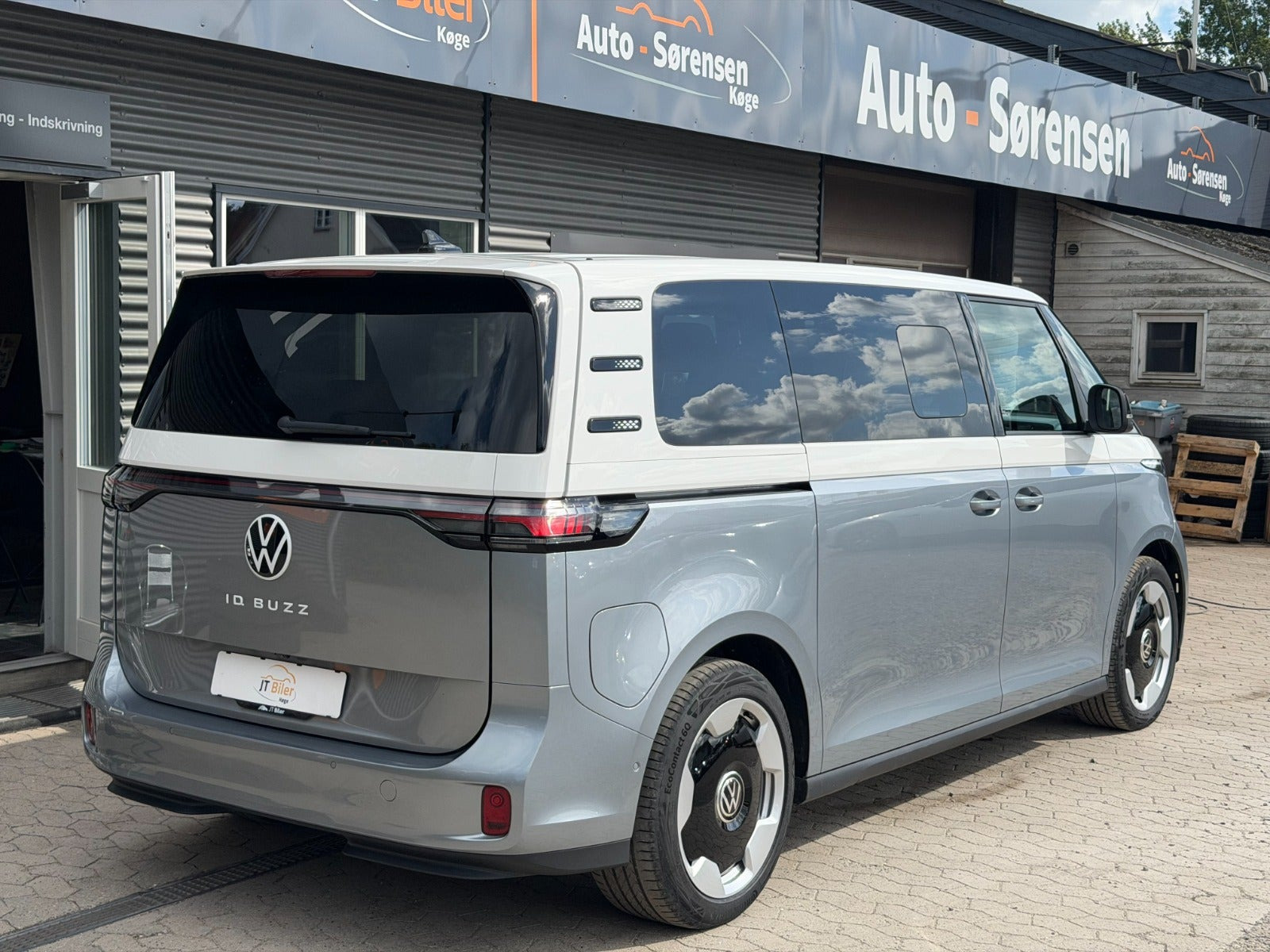 Sølv VW ID.Buzz fra 2026