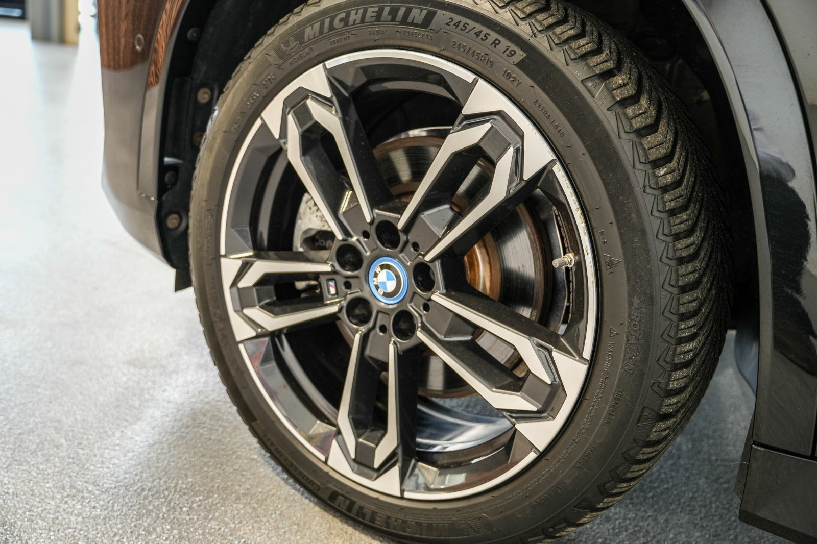 Sort BMW iX1 fra 2023