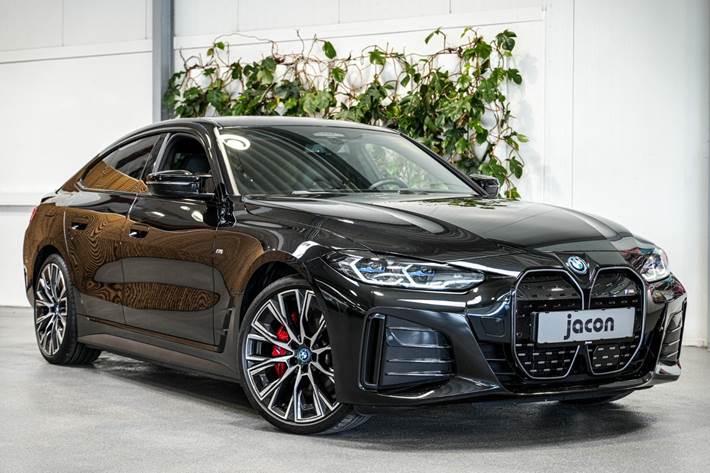 Sort BMW i4 fra 2023