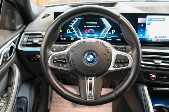 Sort BMW i4 fra 2023