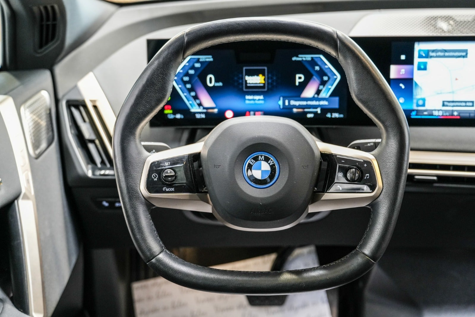 Sort BMW iX fra 2023