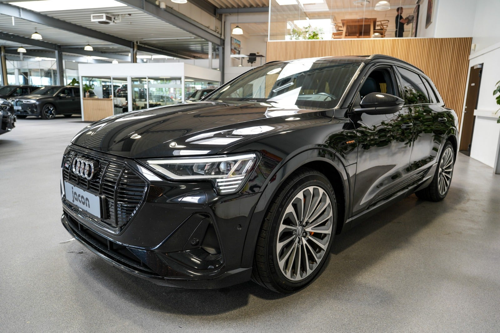Sort Audi e-tron fra 2020