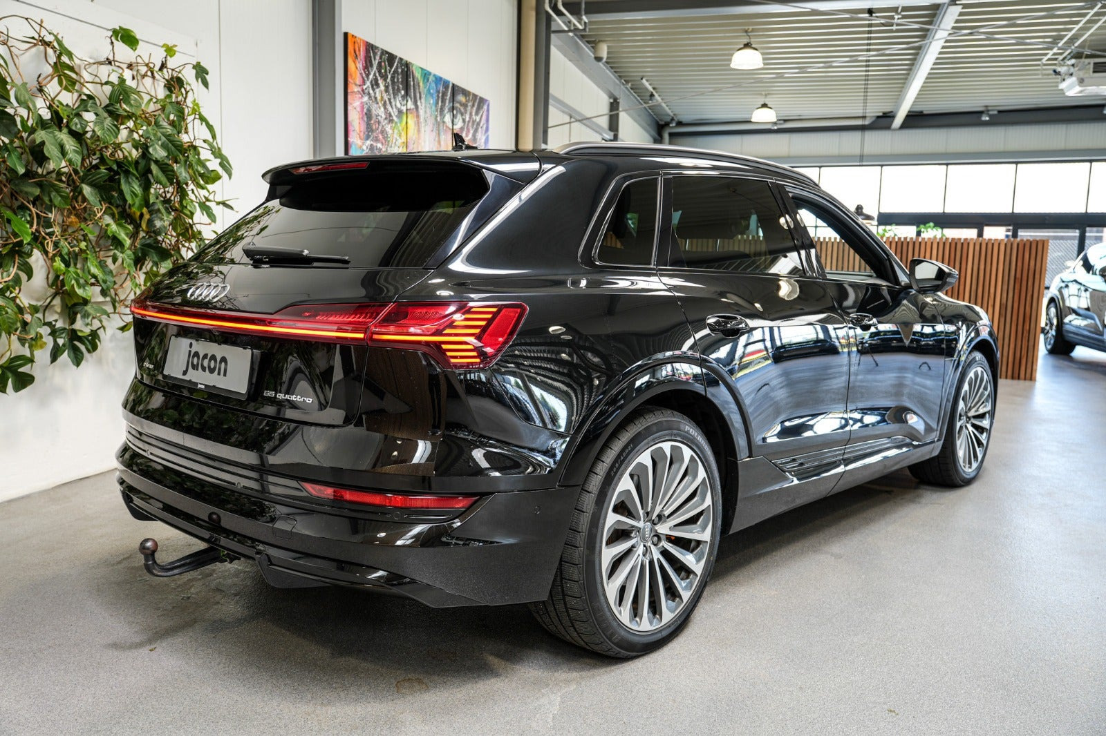 Sort Audi e-tron fra 2020