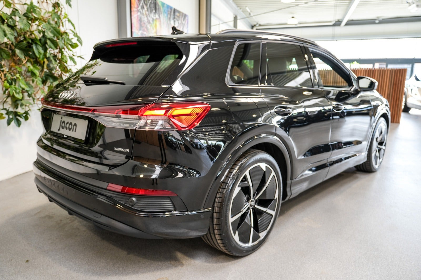 Sort Audi Q4 e-tron fra 2023