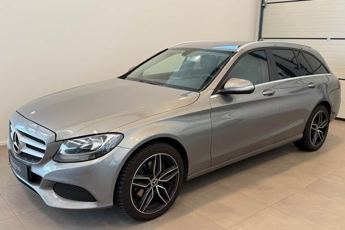Grå Mercedes C220 fra 2015