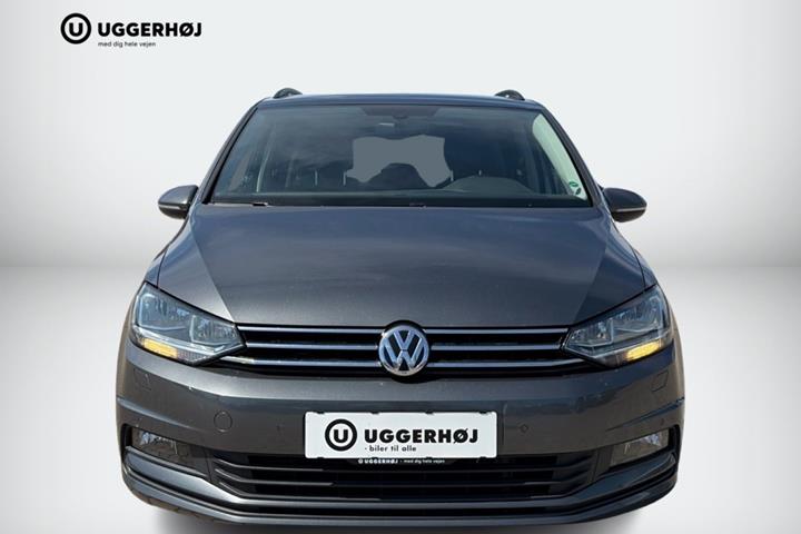 Grå VW Touran fra 2020